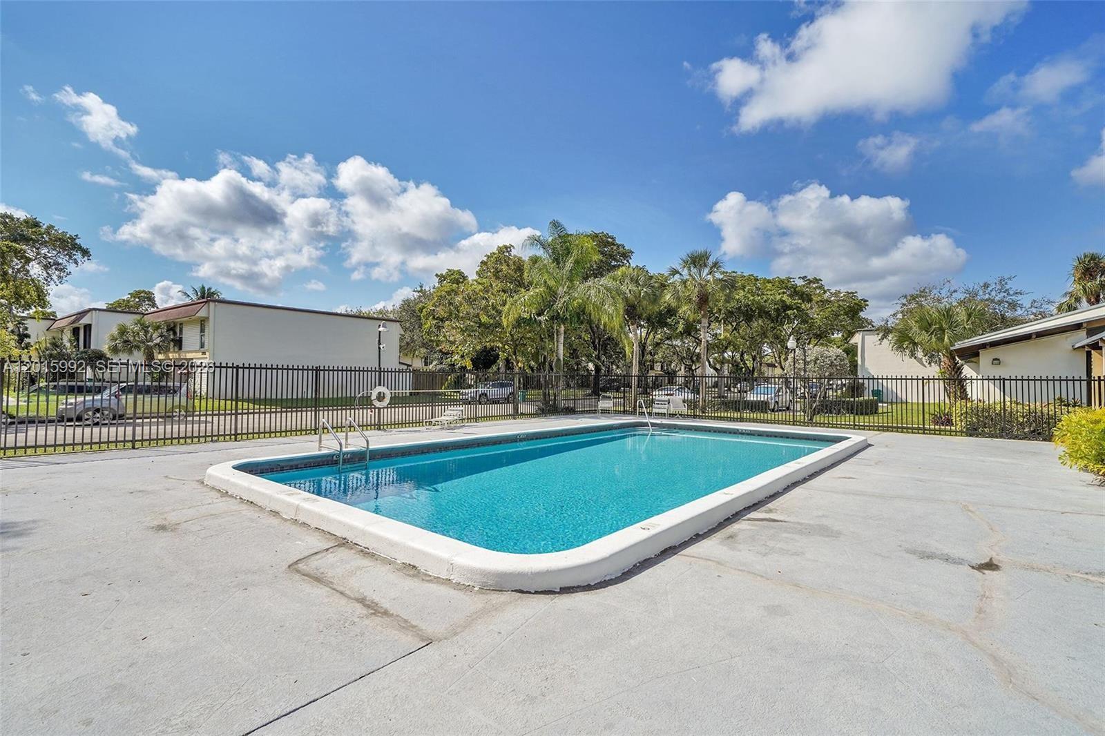 HOLLYWOOD GARDENS CONDOMI - Residential Lease
