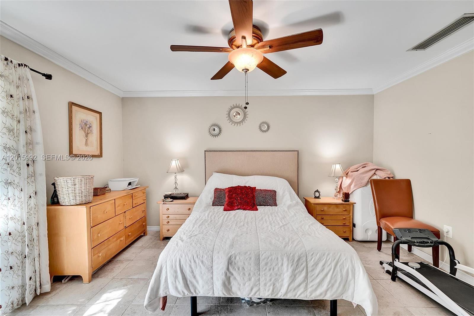 HOLLYWOOD GARDENS CONDOMI - Residential Lease