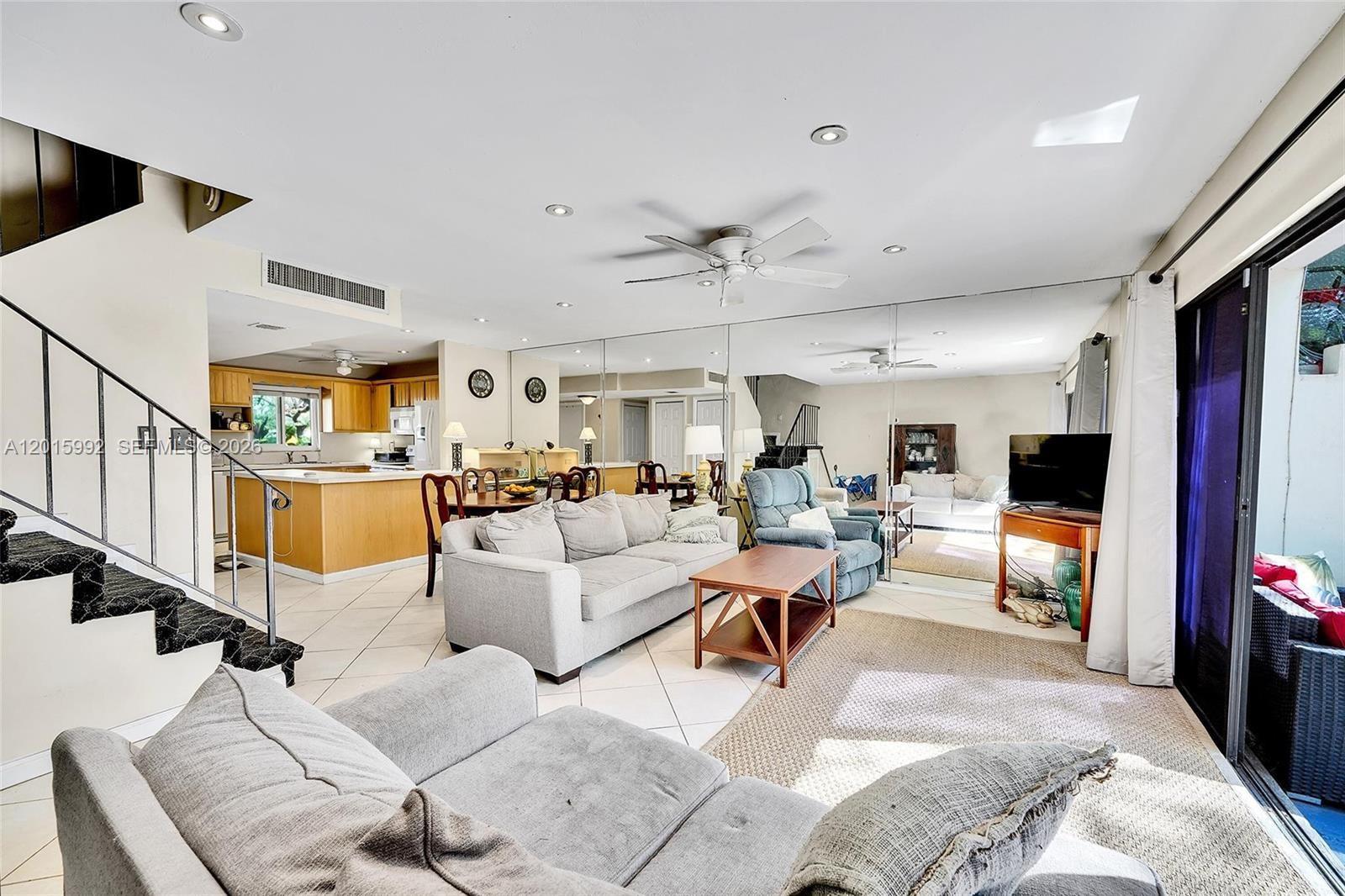 HOLLYWOOD GARDENS CONDOMI - Residential Lease