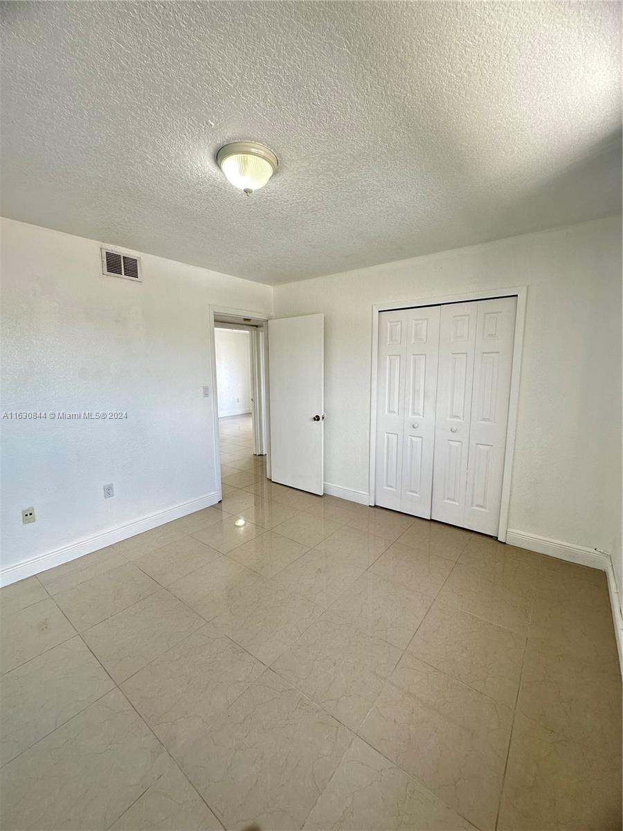 VISIONS AT FOUNTAINBLEAU - Residential Lease