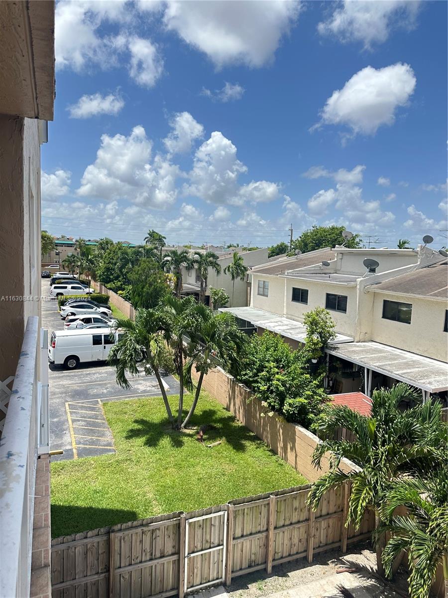 VISIONS AT FOUNTAINBLEAU - Residential Lease