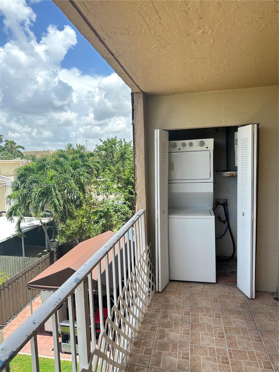 VISIONS AT FOUNTAINBLEAU - Residential Lease