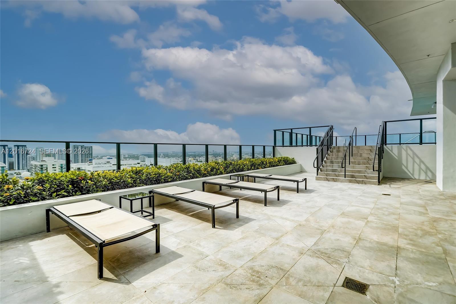 CANVAS CONDO - Residential Lease