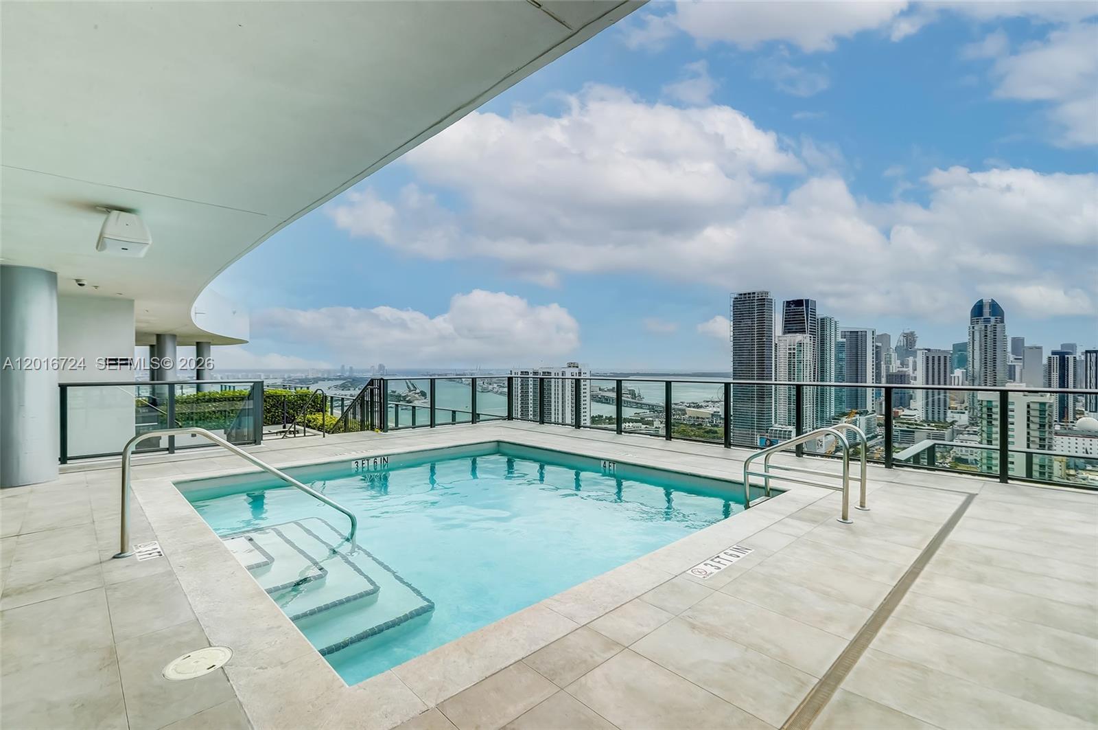 CANVAS CONDO - Residential Lease