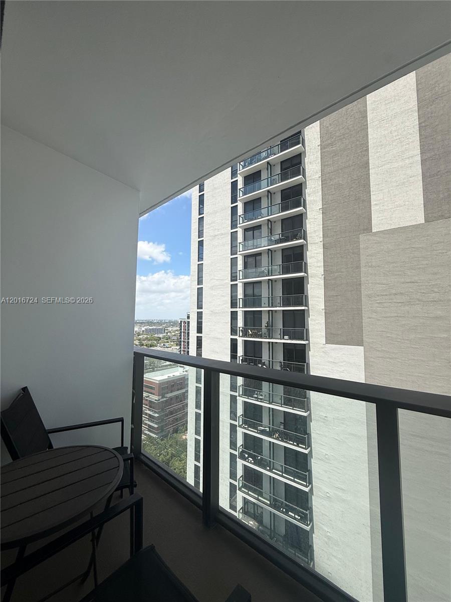 CANVAS CONDO - Residential Lease