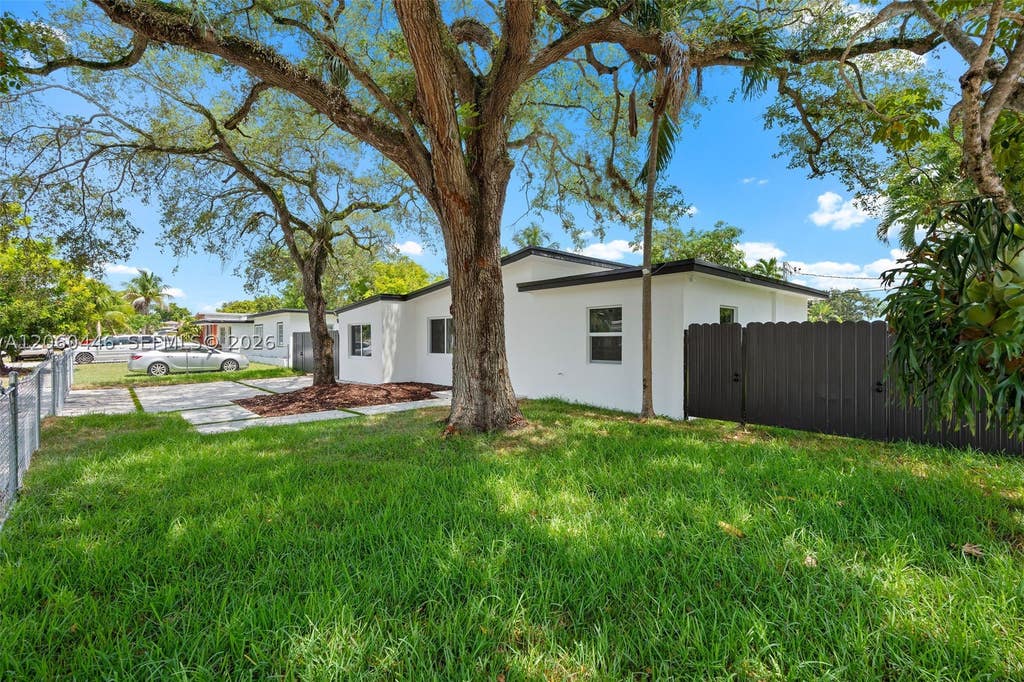 Photo of 35 Allen Rd, West Park, FL 33023 (MLS # A12060446)