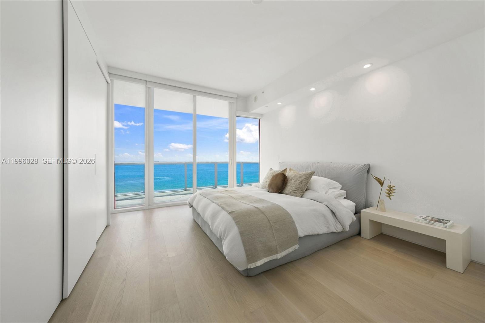 CONTINUUM ON SOUTH BEACH - Residential