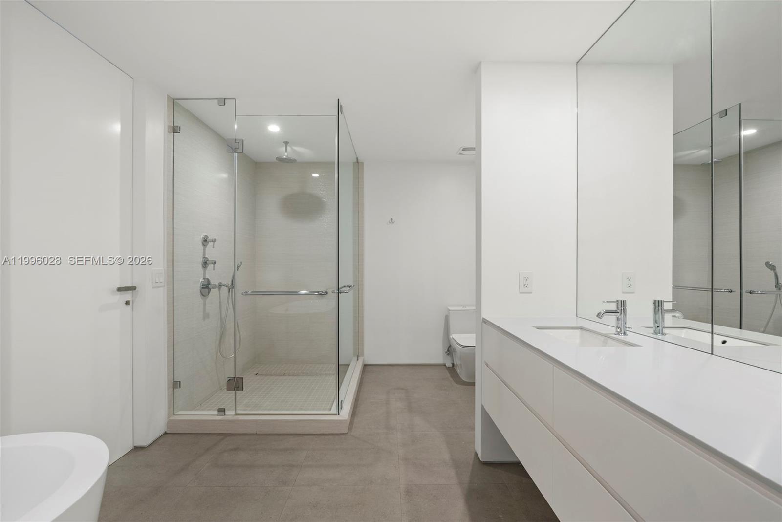 CONTINUUM ON SOUTH BEACH - Residential