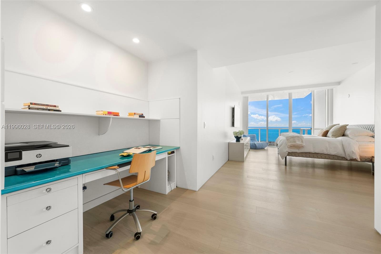CONTINUUM ON SOUTH BEACH - Residential