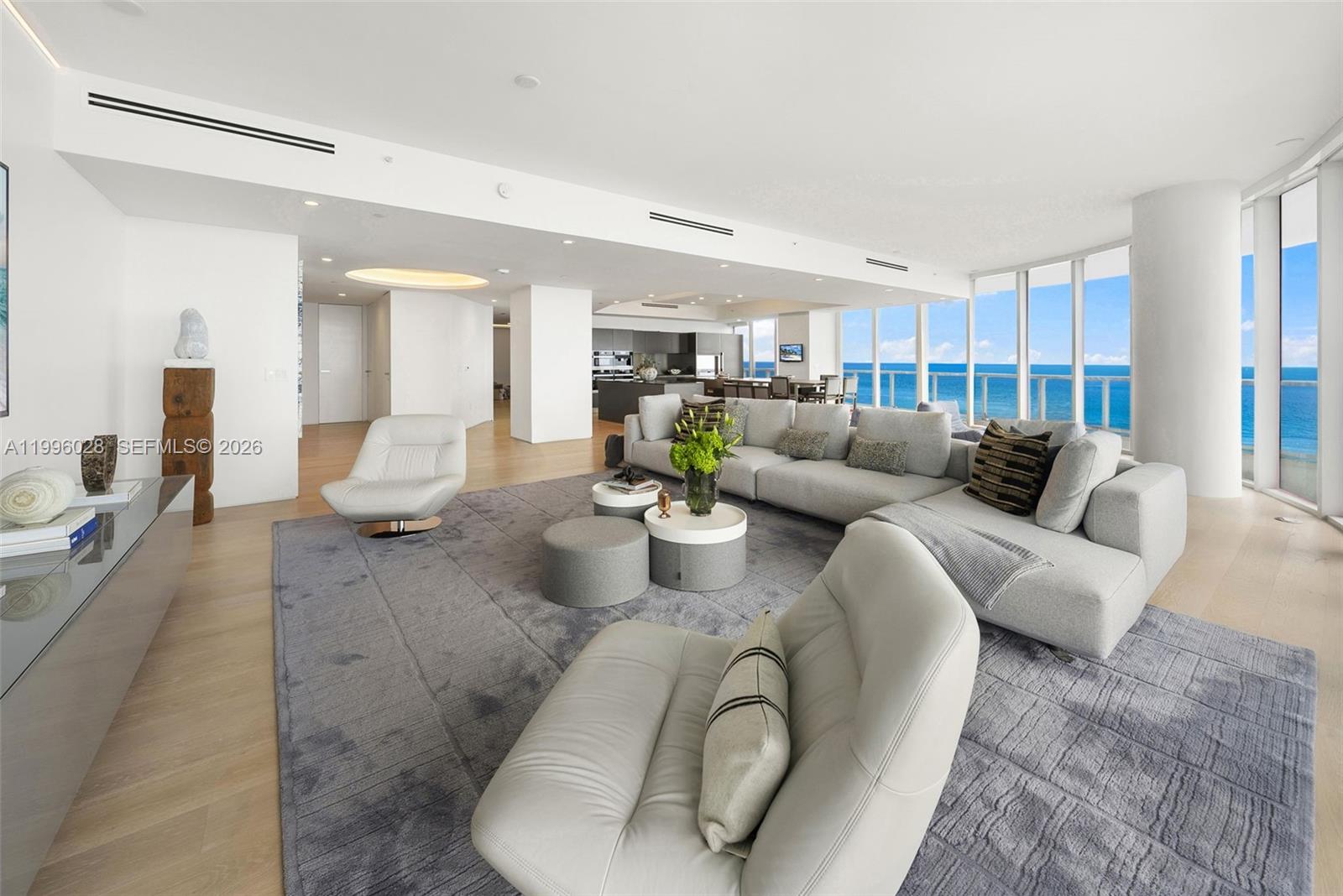 CONTINUUM ON SOUTH BEACH - Residential