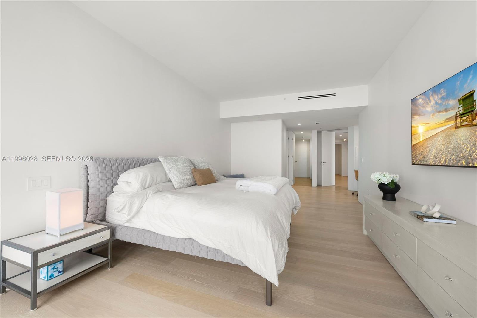 CONTINUUM ON SOUTH BEACH - Residential