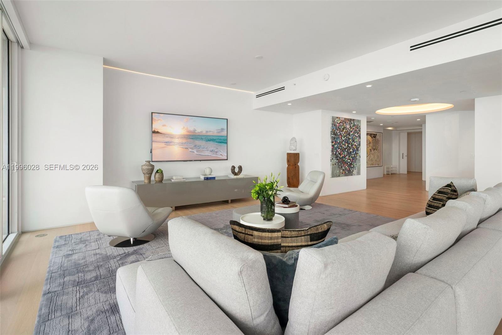 CONTINUUM ON SOUTH BEACH - Residential