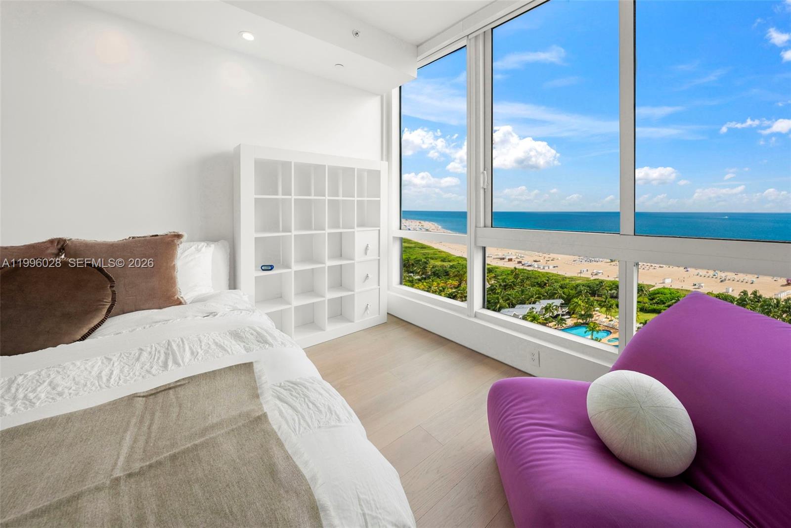 CONTINUUM ON SOUTH BEACH - Residential