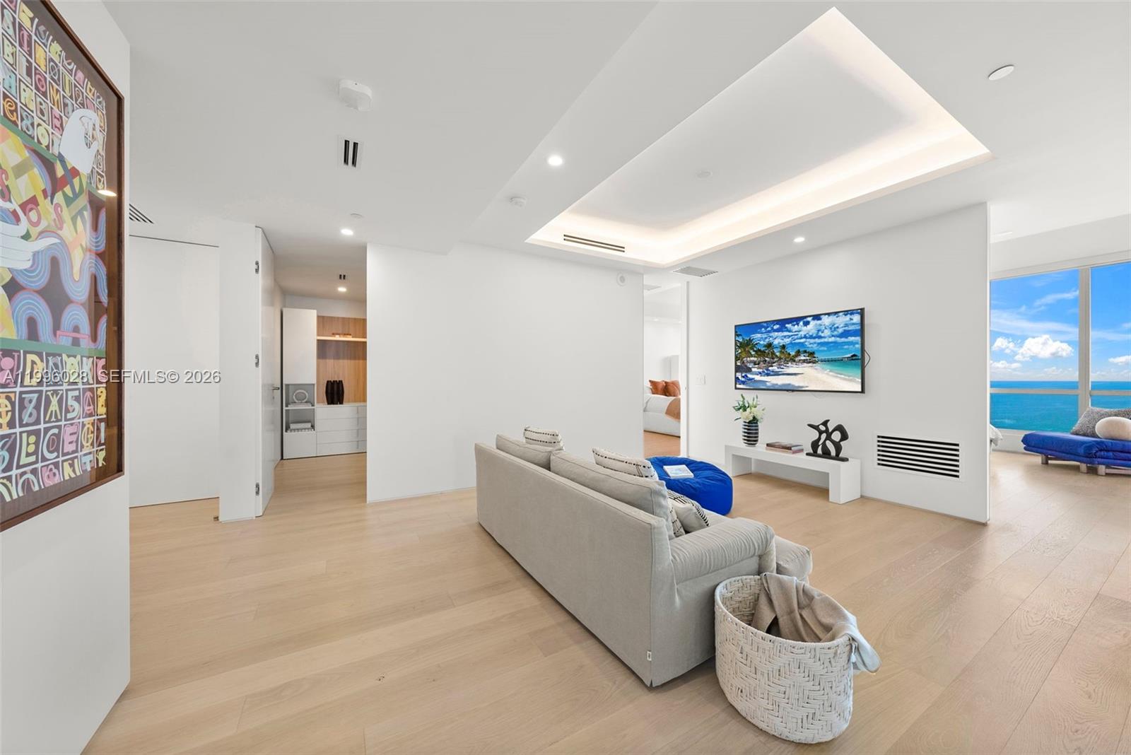 CONTINUUM ON SOUTH BEACH - Residential