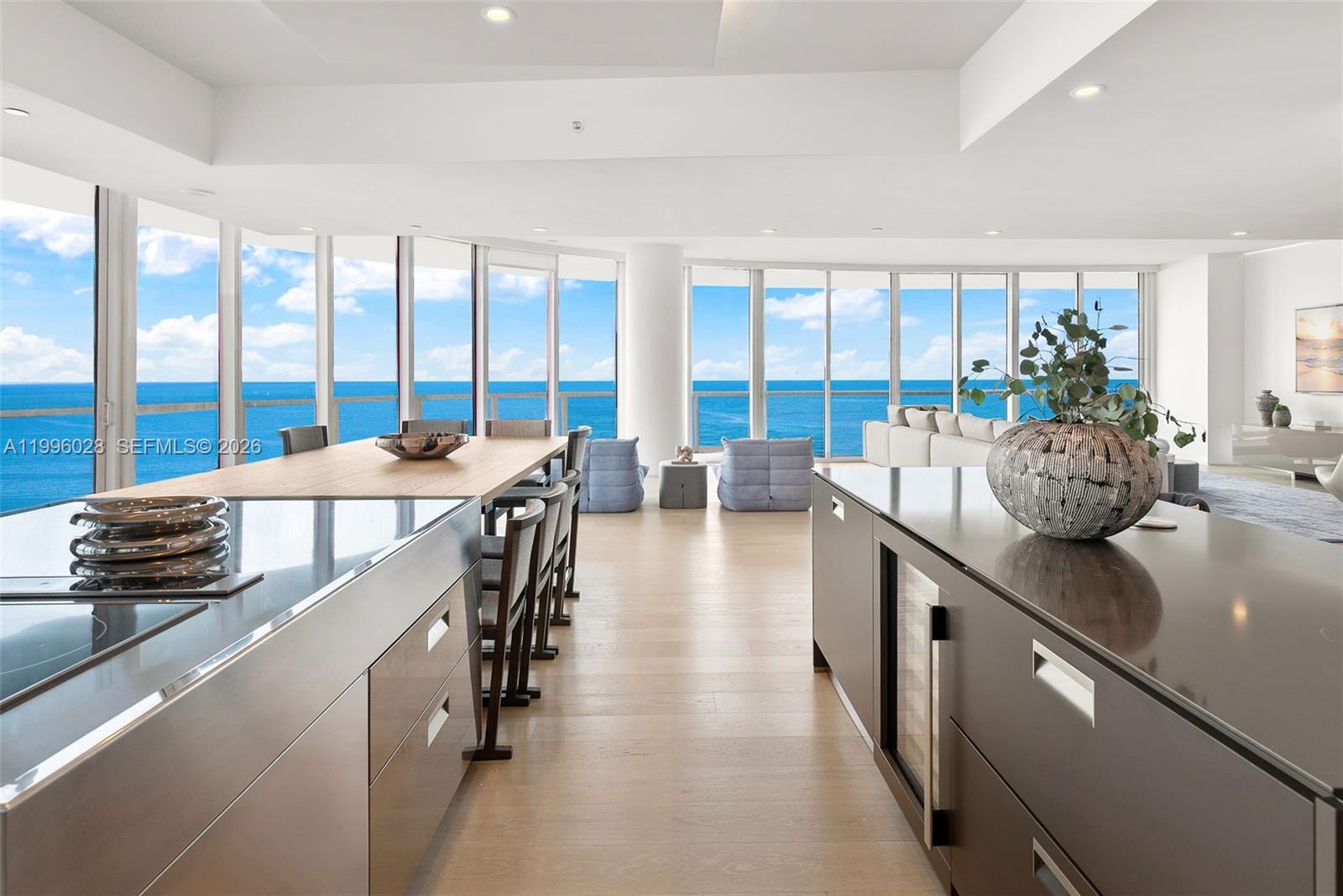 CONTINUUM ON SOUTH BEACH - Residential