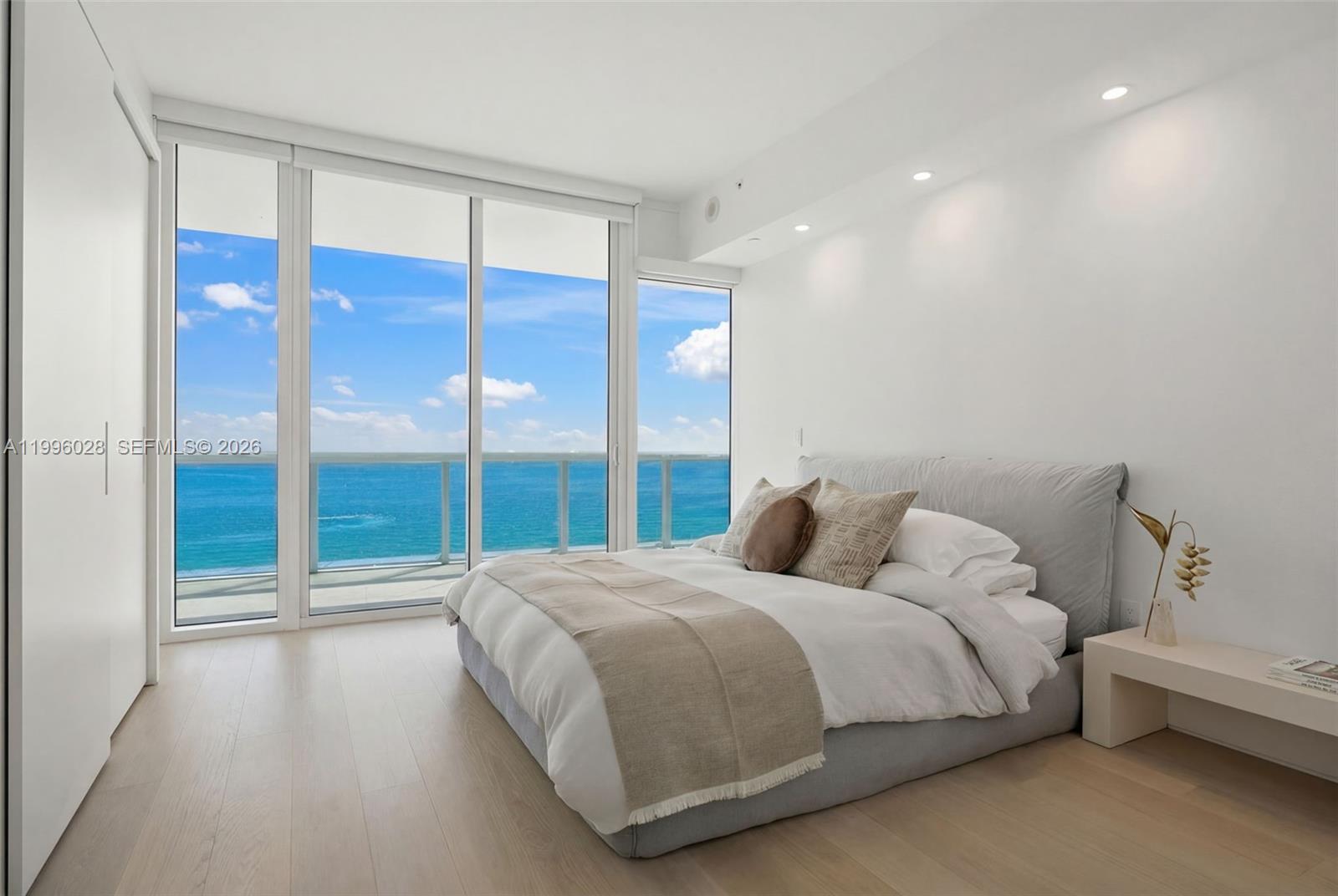 CONTINUUM ON SOUTH BEACH - Residential