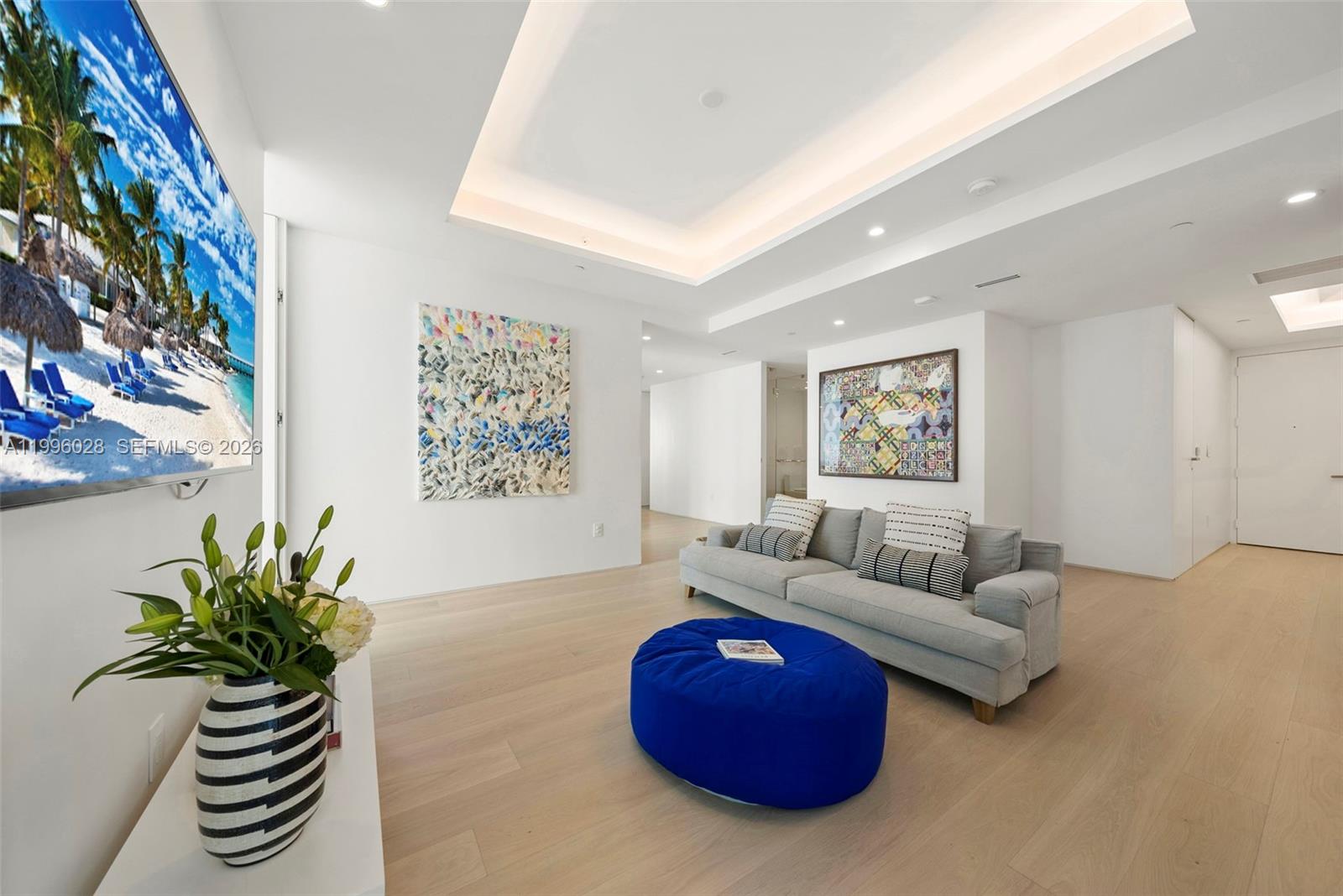 CONTINUUM ON SOUTH BEACH - Residential