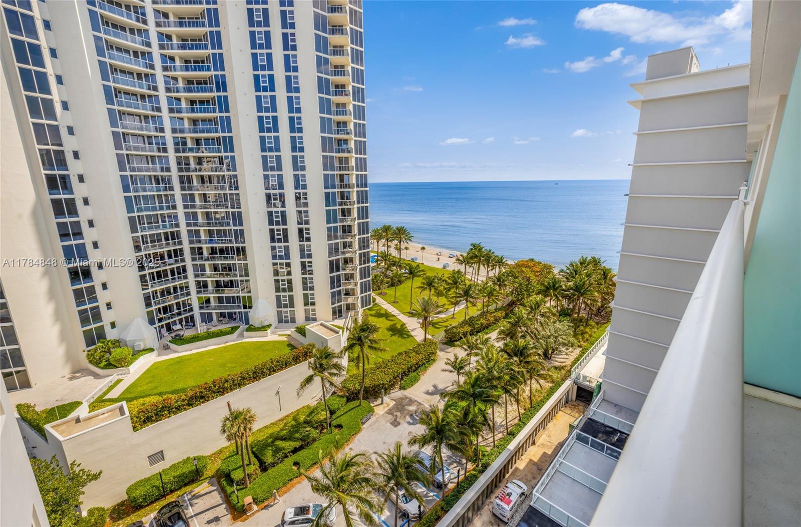 THE AVENTURA BEACH CLUB C - Residential