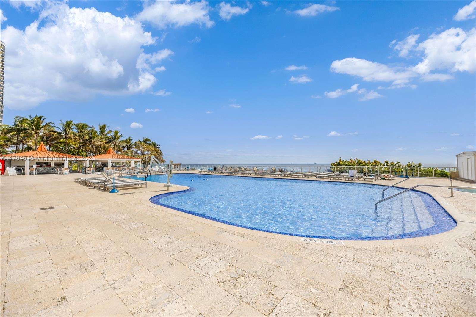 THE AVENTURA BEACH CLUB C - Residential