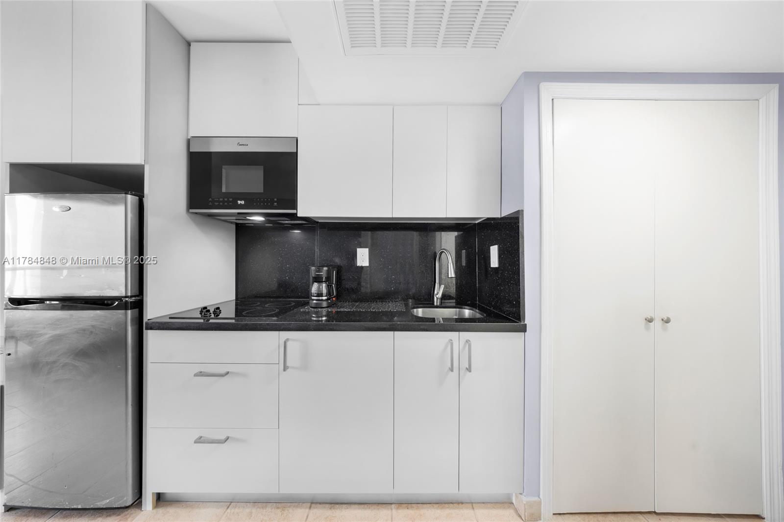 THE AVENTURA BEACH CLUB C - Residential