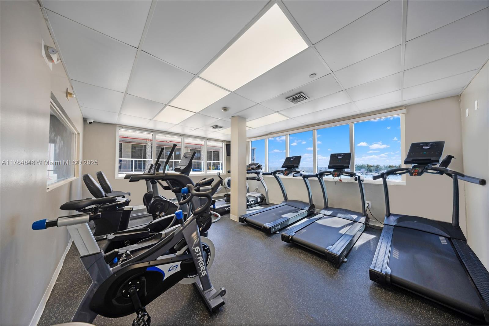 THE AVENTURA BEACH CLUB C - Residential