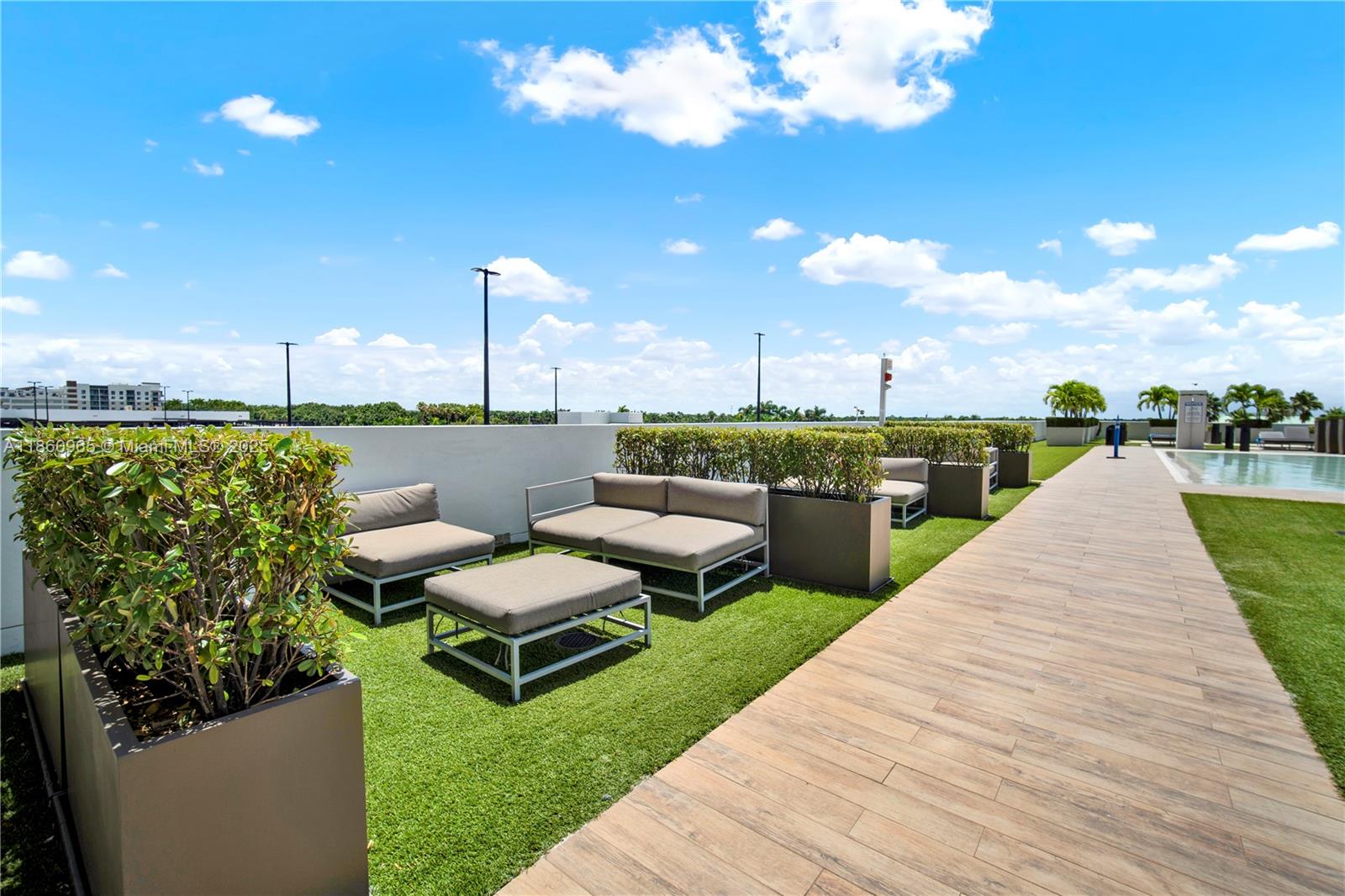 5300 Paseo Downtown Doral - Residential