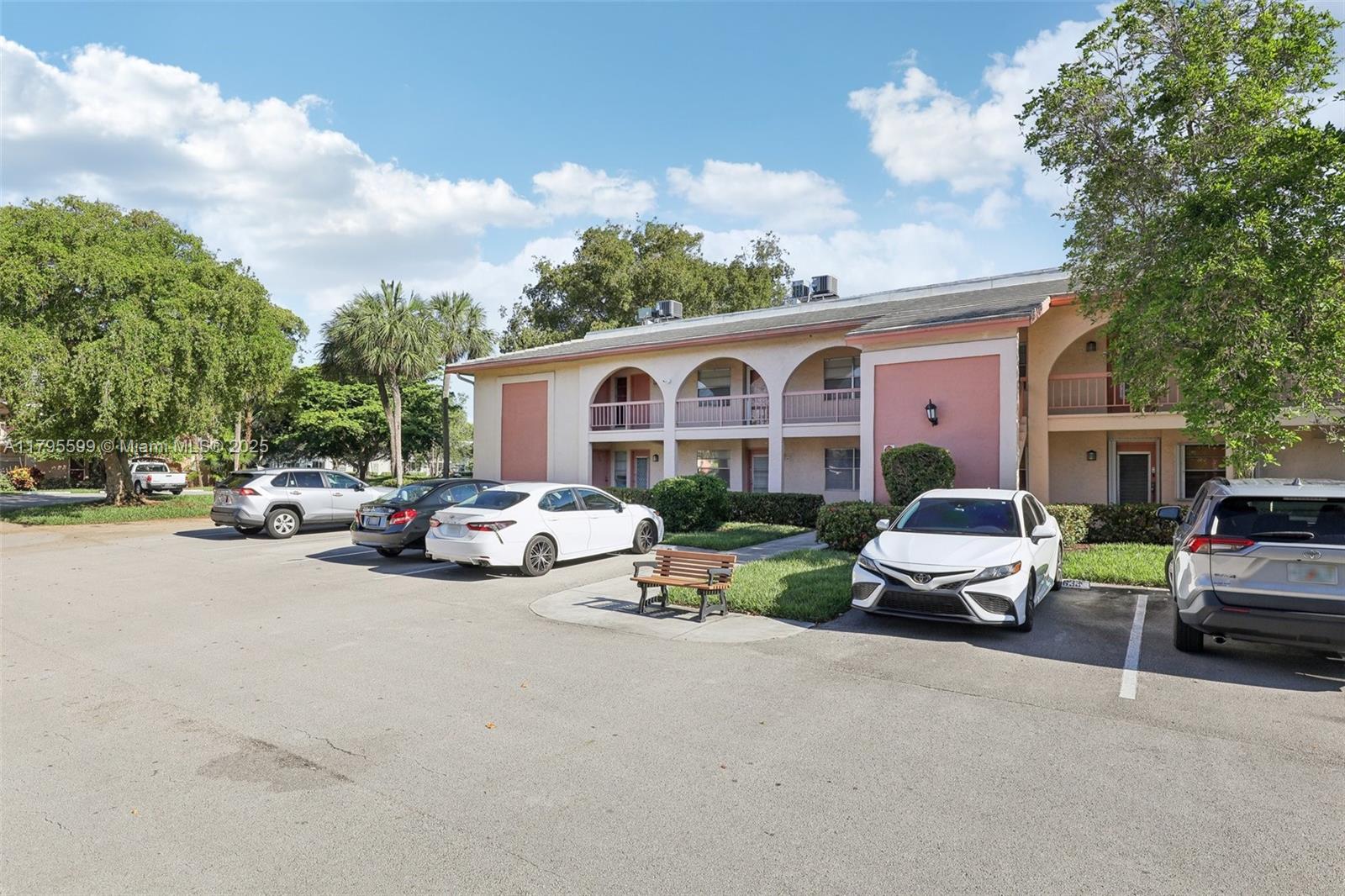 1210 Bahama Bnd C2
