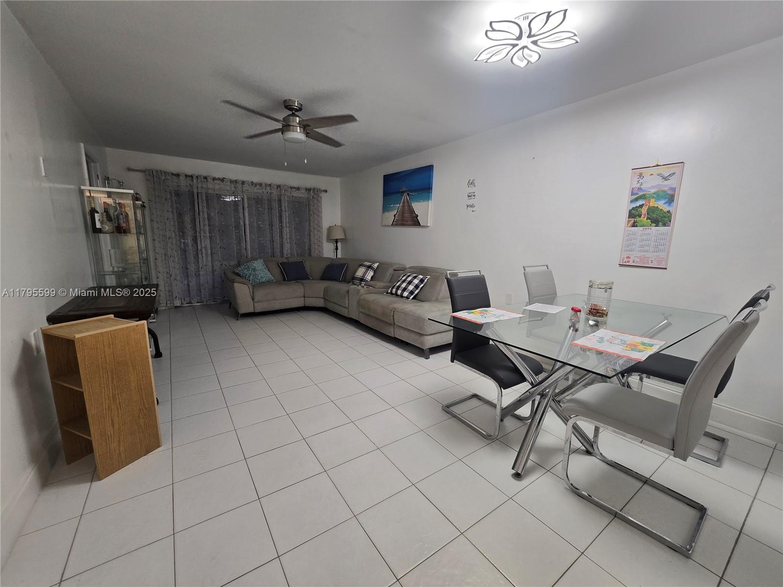 1210 Bahama Bnd C2