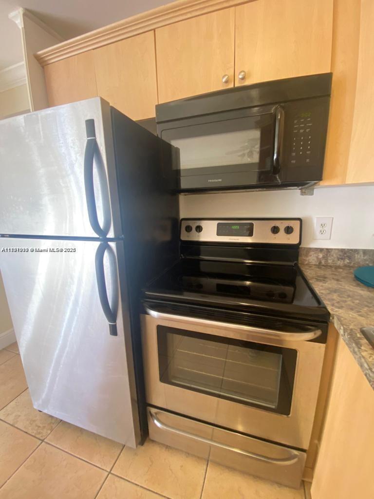 CYPRESS TRACE CONDO - Residential Lease