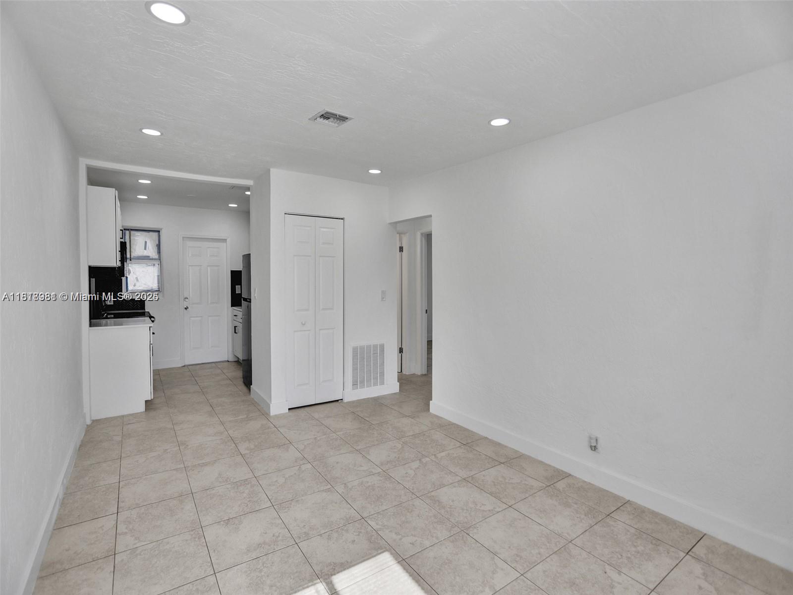 BUCHANAN CENTER - Residential Lease