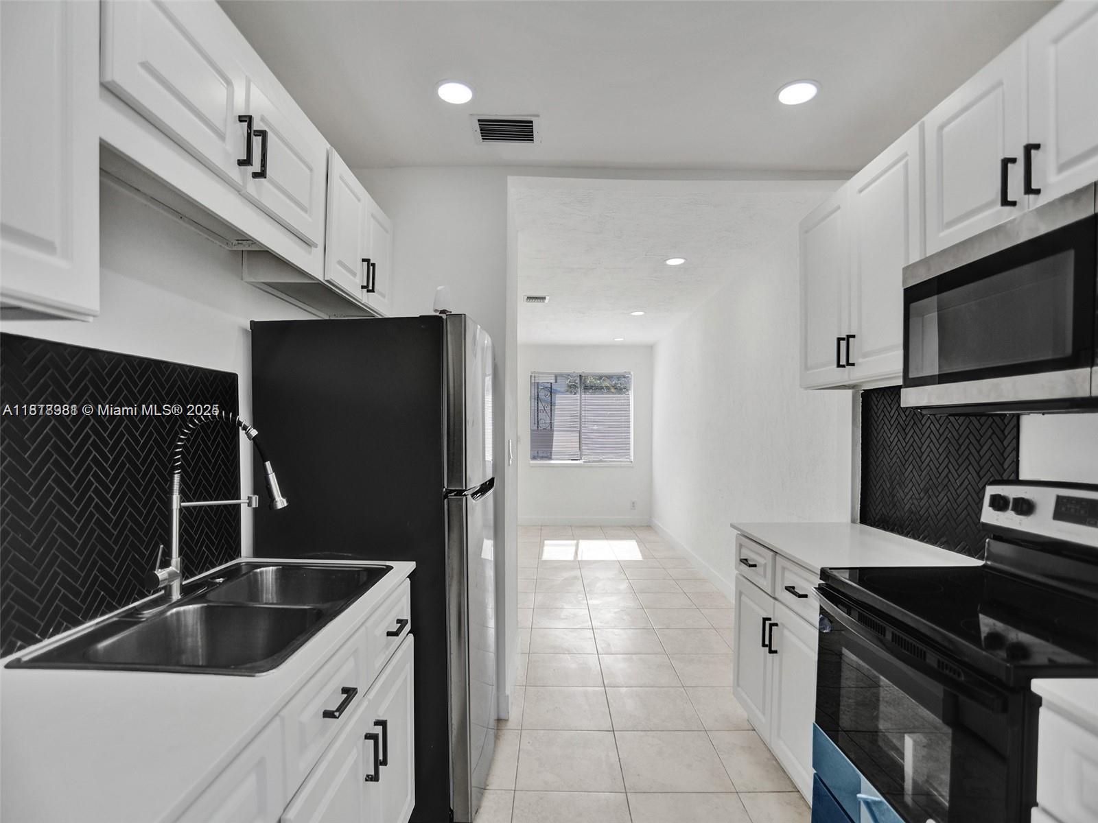 BUCHANAN CENTER - Residential Lease
