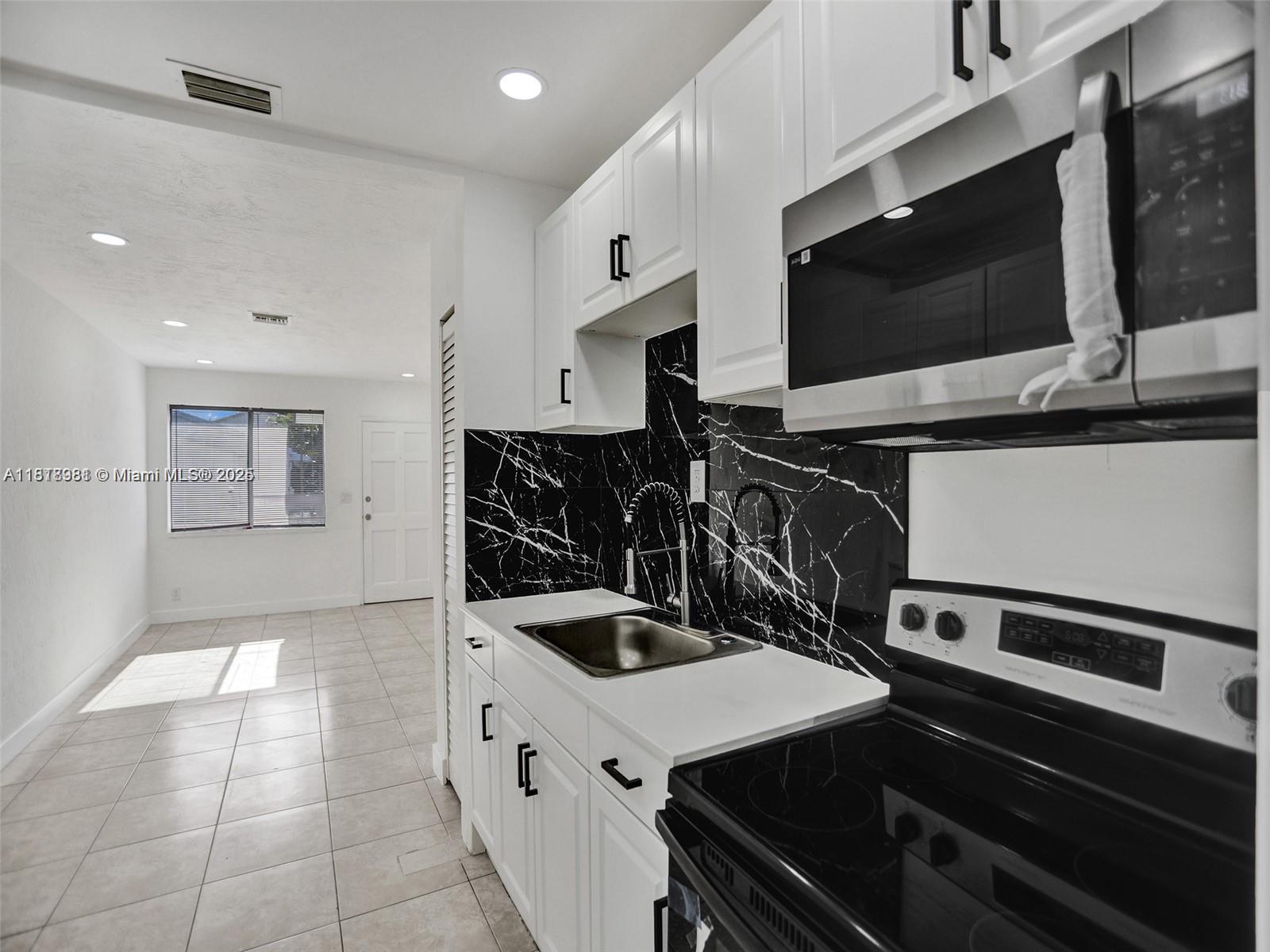 BUCHANAN CENTER - Residential Lease