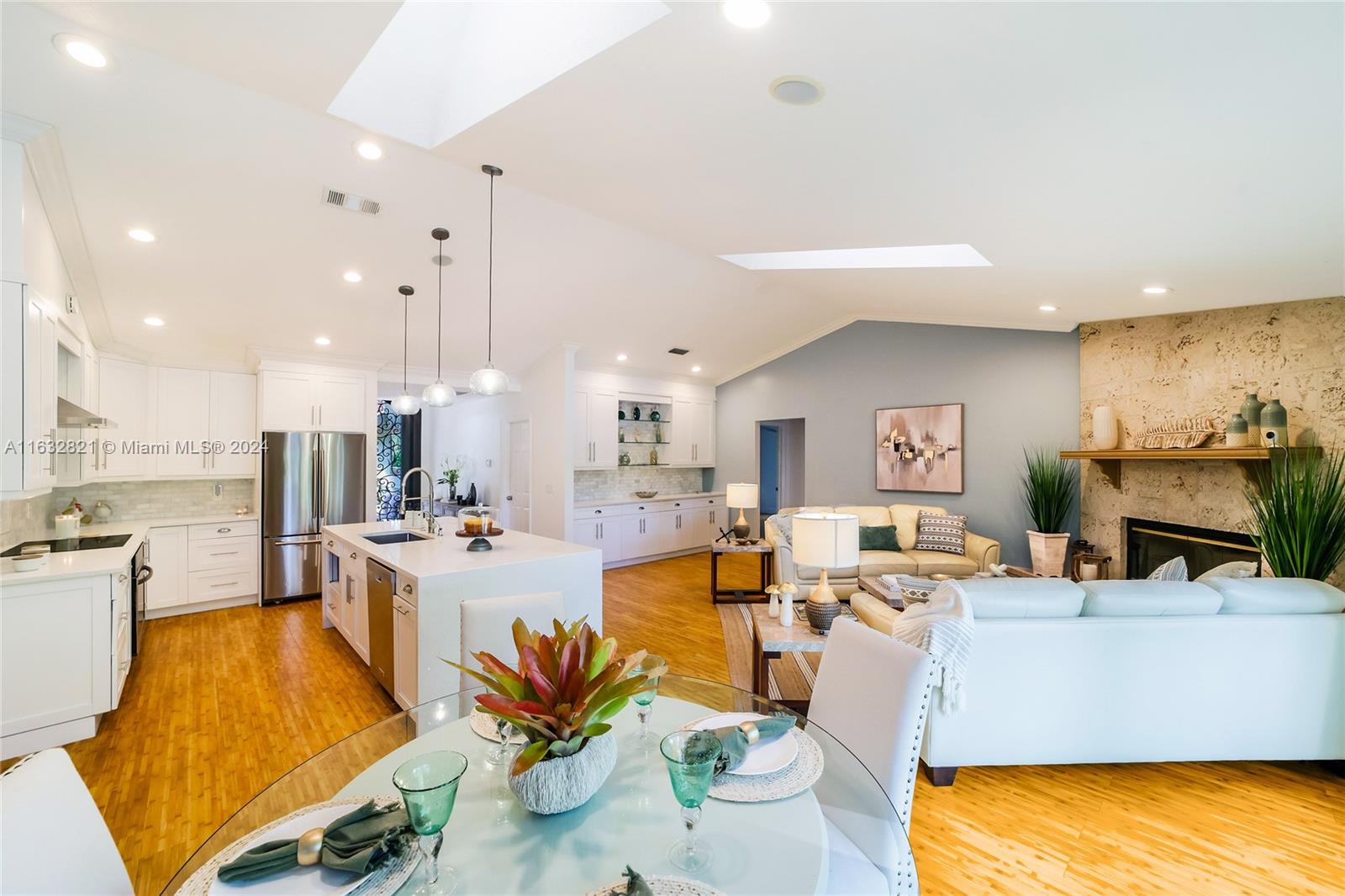 CYPRESS TRAIL - Residential