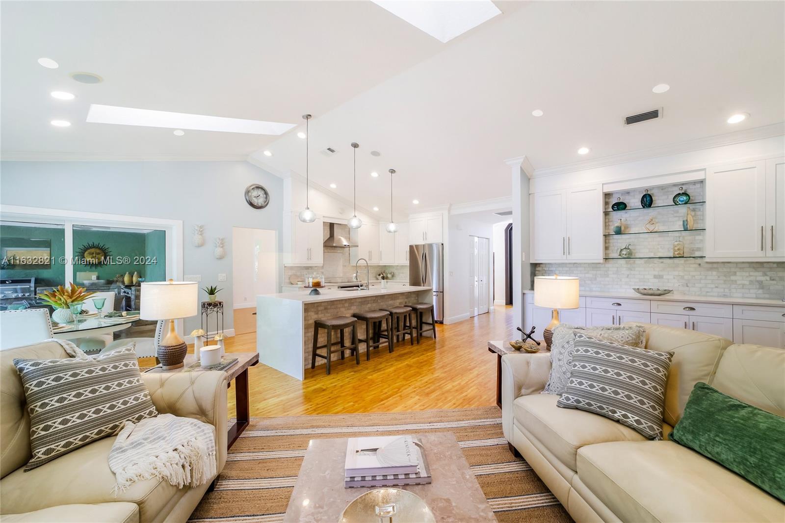 CYPRESS TRAIL - Residential