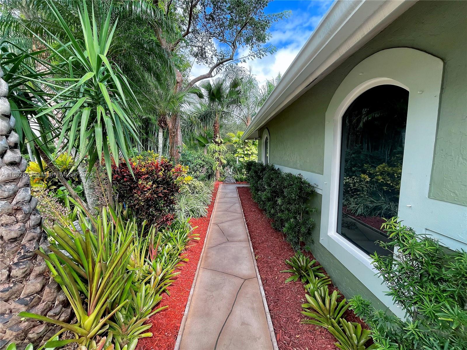 CYPRESS TRAIL - Residential