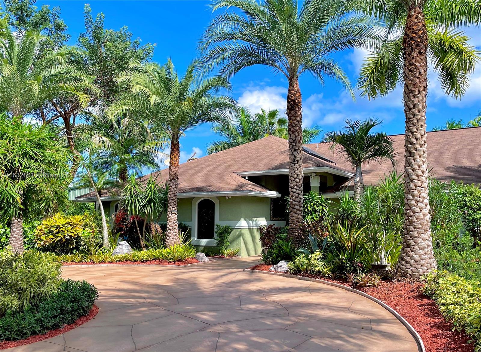 CYPRESS TRAIL - Residential