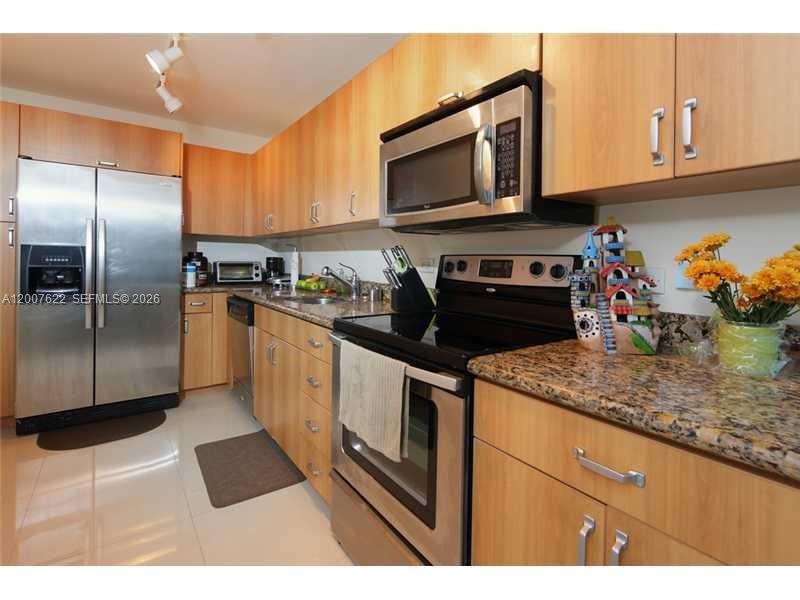 TREASURES ON THE BAY II C - Residential