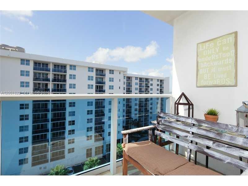 7501 E Treasure Dr 8C