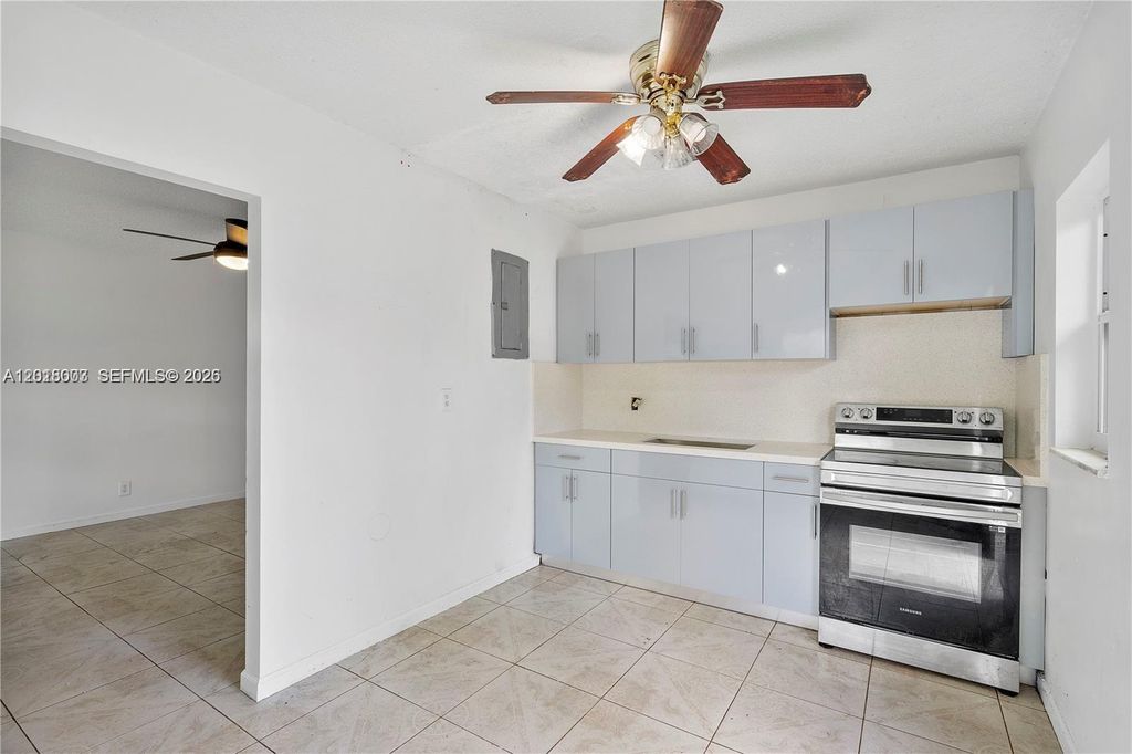 Photo of 535 NW 18th St #B, Fort Lauderdale, FL 33311 (MLS # A12018003)