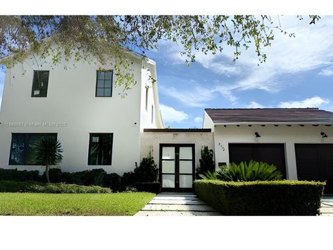 Photo of 638 Escobar Ave, Coral Gables, FL 33134 (MLS # A11886681)