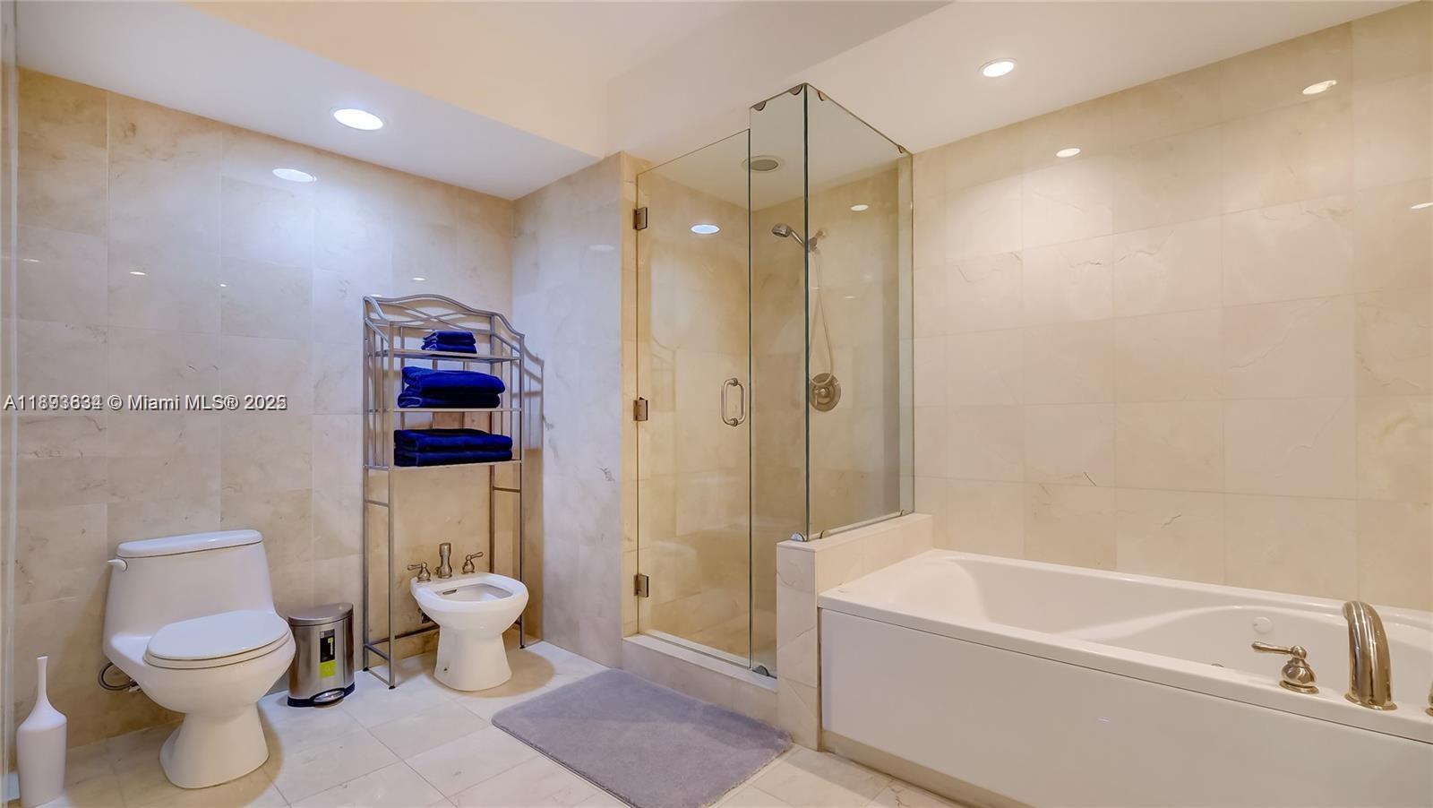 AKOYA CONDO - Residential Lease