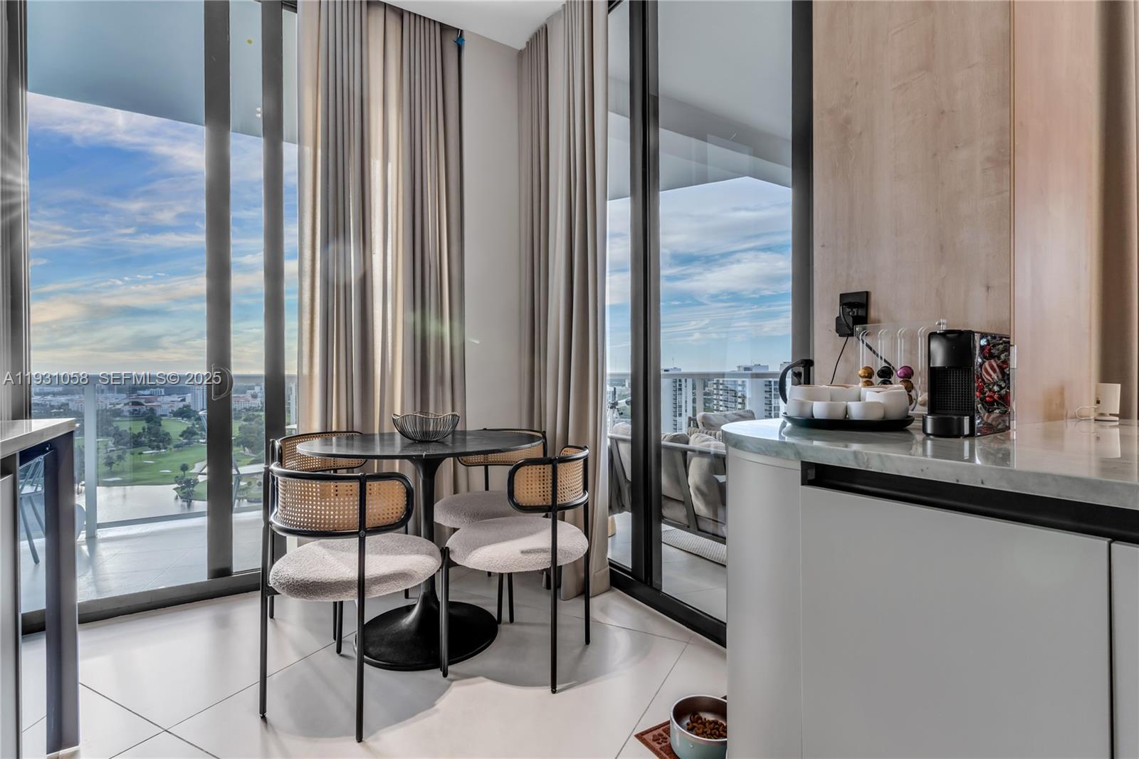 HAMPTONS WEST CONDO - Residential Lease