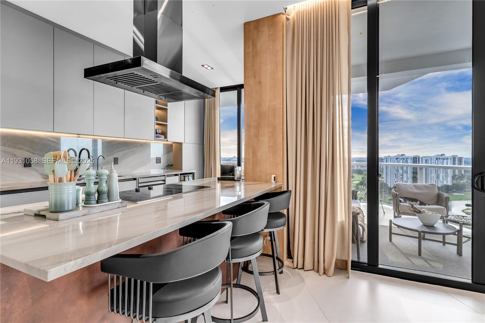 HAMPTONS WEST CONDO - Residential Lease