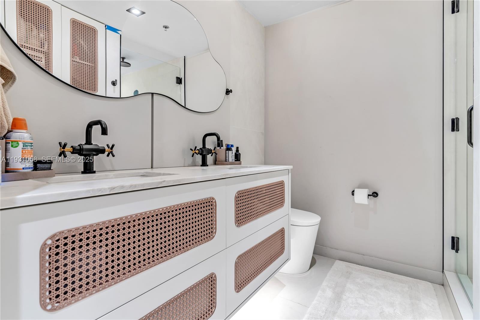 HAMPTONS WEST CONDO - Residential Lease