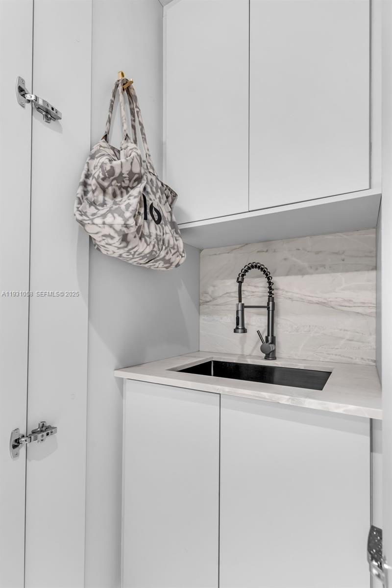 HAMPTONS WEST CONDO - Residential Lease