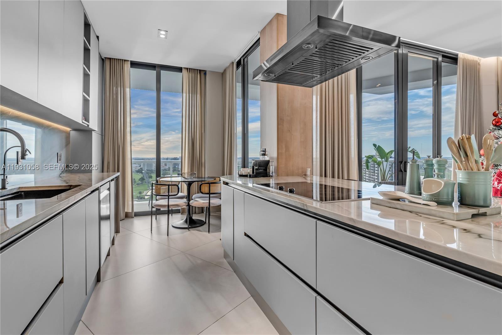 HAMPTONS WEST CONDO - Residential Lease