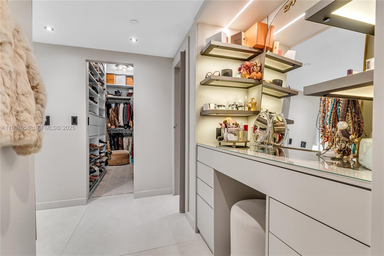 HAMPTONS WEST CONDO - Residential Lease