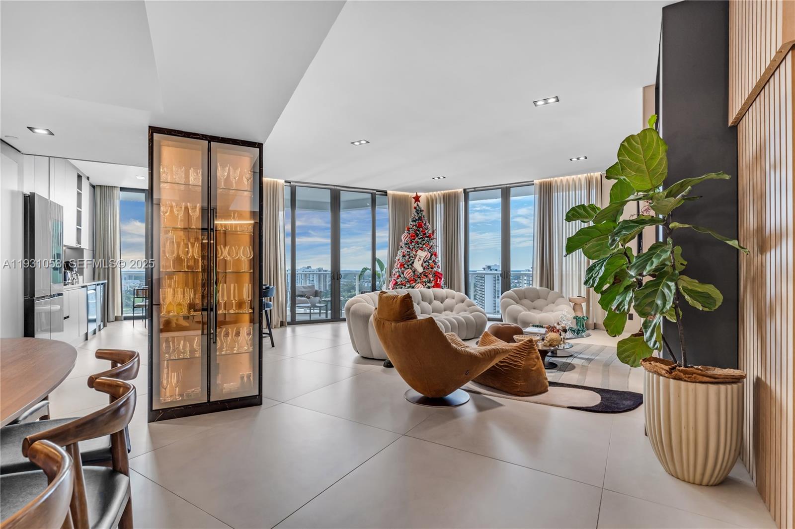 HAMPTONS WEST CONDO - Residential Lease