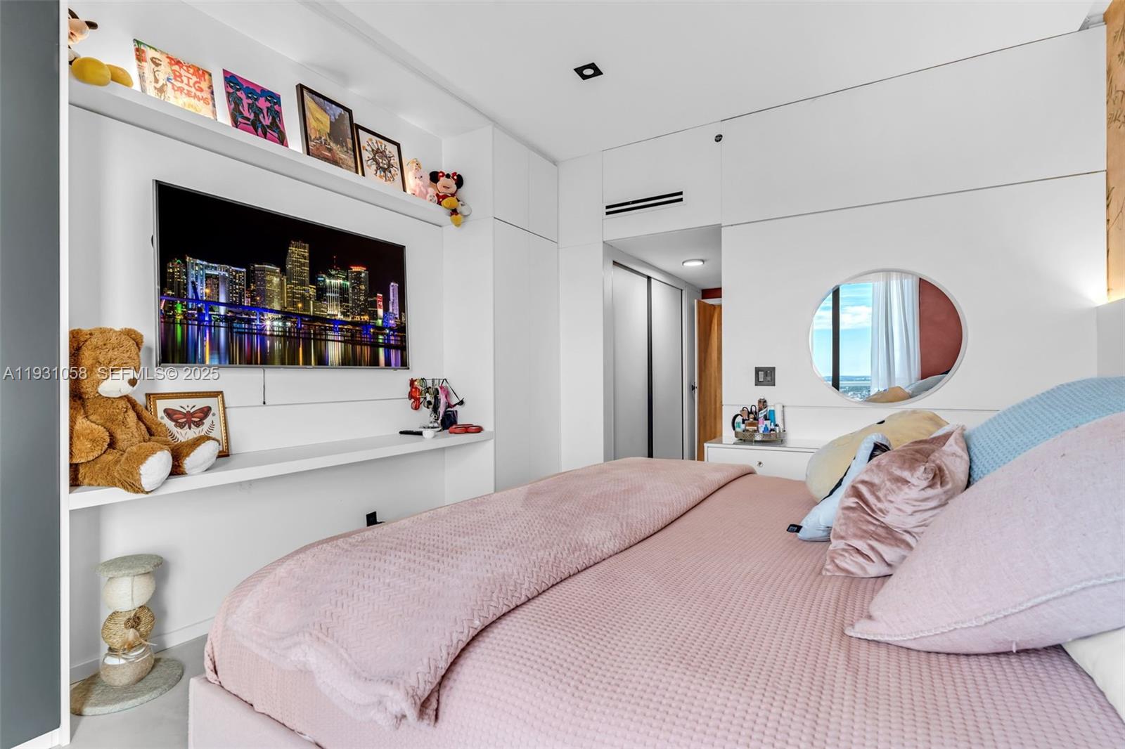 HAMPTONS WEST CONDO - Residential Lease