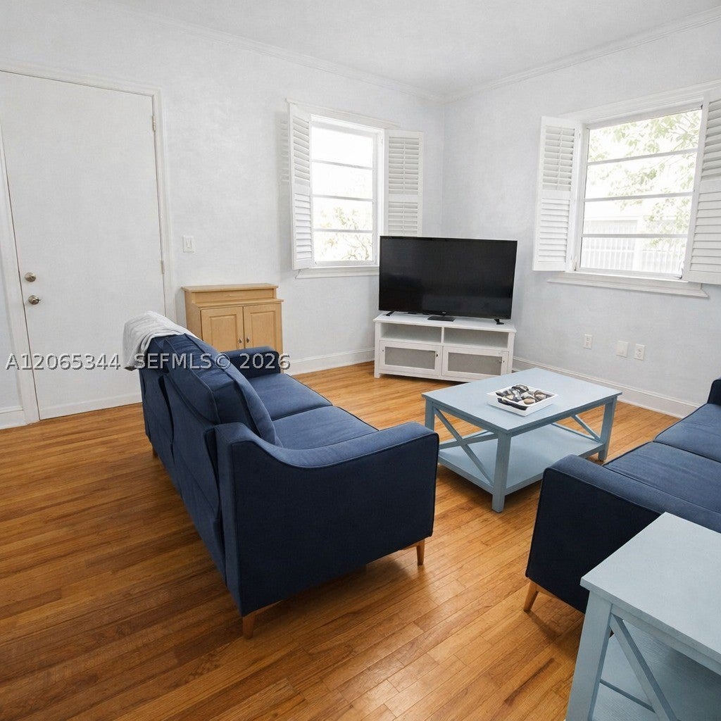 928 Euclid Ave 6